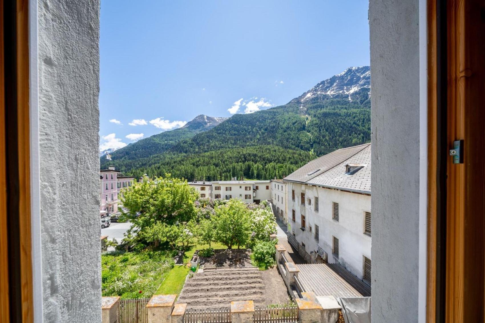 Chasa Plazza Gronda Apartman Lavin Kültér fotó