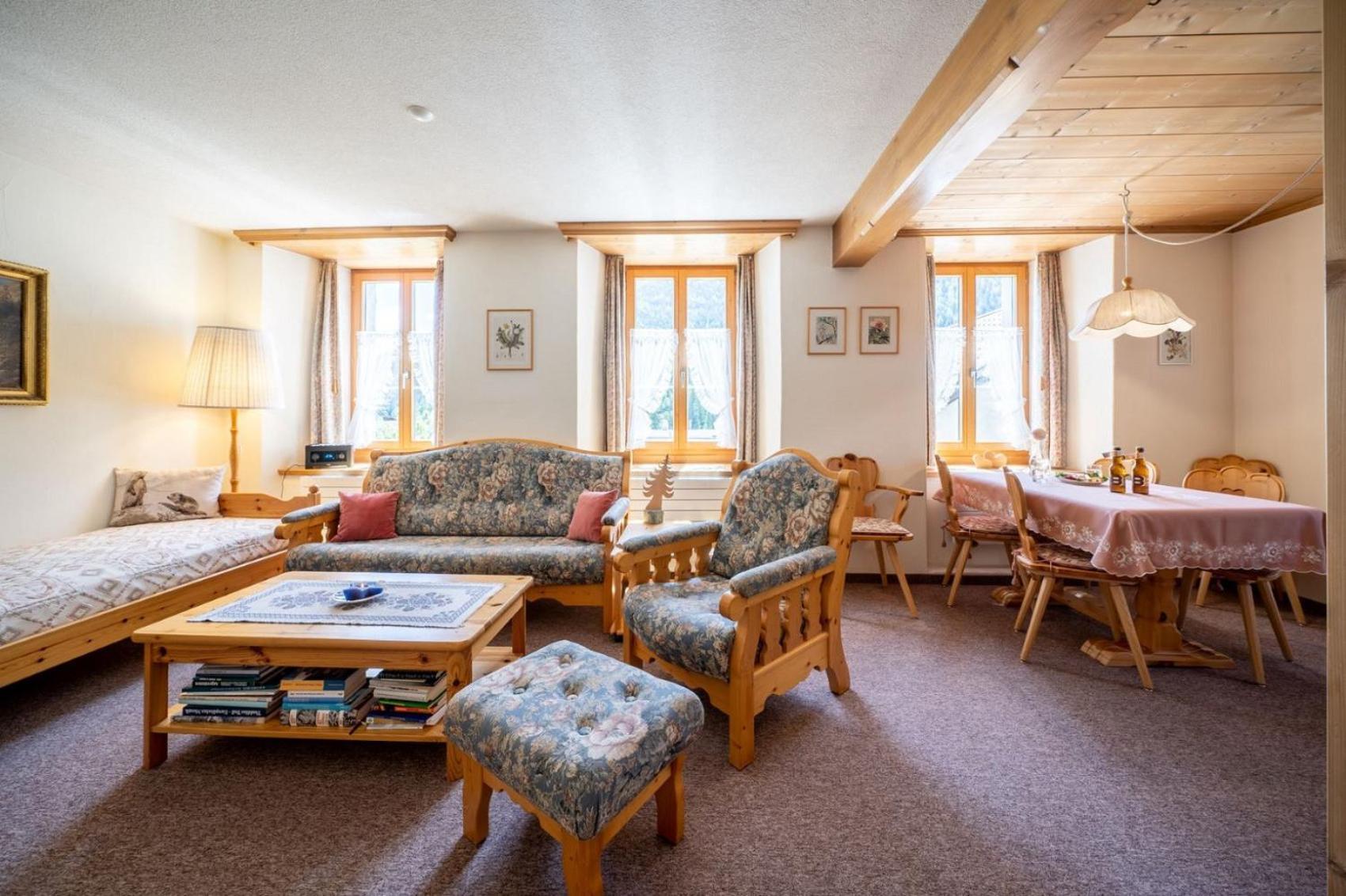 Chasa Plazza Gronda Apartman Lavin Kültér fotó